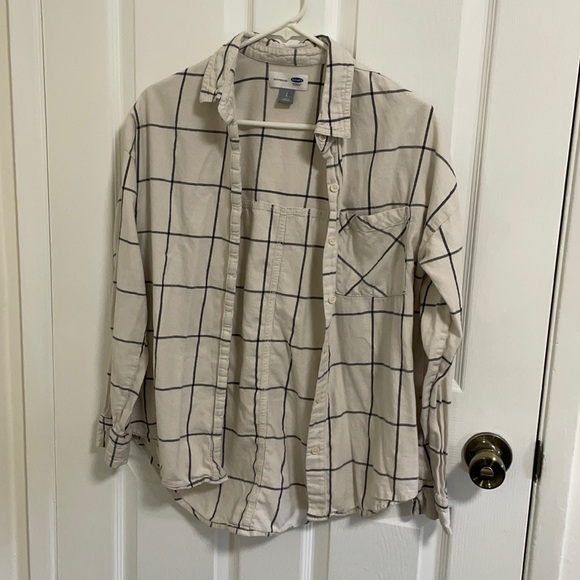 Sale! Old Navy Boyfriend Button Up Top - Picture 1 of 2